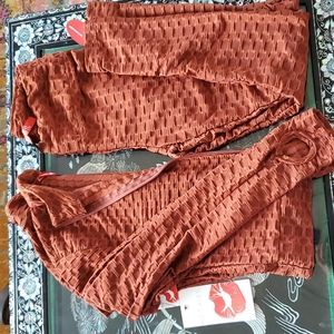 Exercise top and bottom,